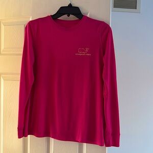 pink long sleeves vineyard vine shirt